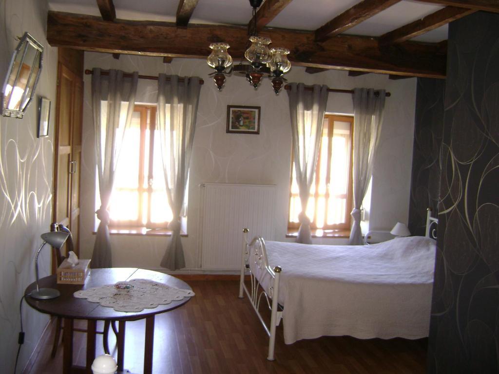 Chambres D'Hotes L'Hirondelle Girondelle Pokoj fotografie